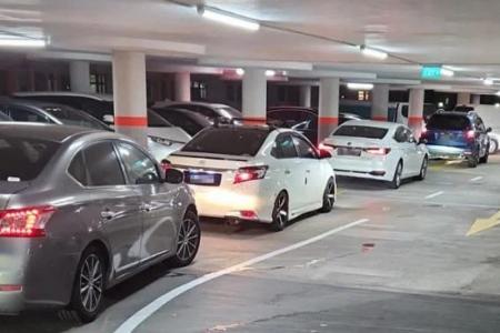 Vehicles trapped for 3 hours inside Chinatown carpark because of faulty gantry