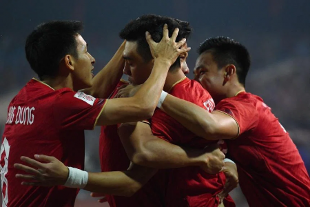 Vietnam through to AFF C’ship final after beating Indonesia 2-0
