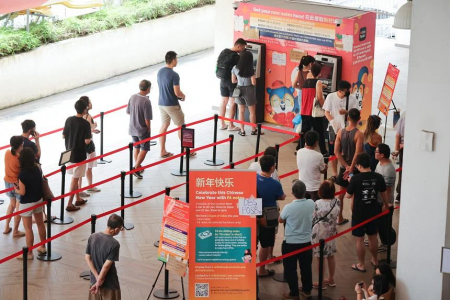 Tradition comes first as many brave long queues at pop-up ATMs for new notes