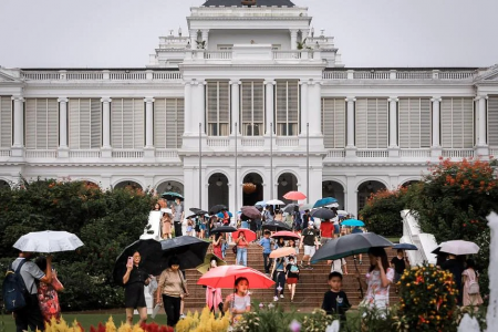 Rain fails to dampen spirits of largest crowd at Istana CNY open house since pandemic