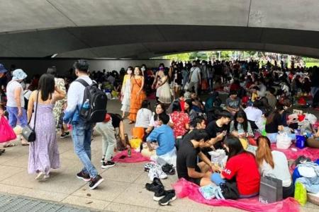 Commuters peeved by crowds blocking Esplanade Bridge on weekends