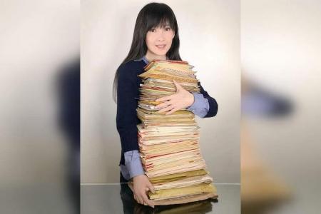 Hong Kong singer Vivian Chow still struggling with fan mail
