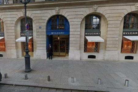 Armed robbers hit Paris Bulgari jewellery store
