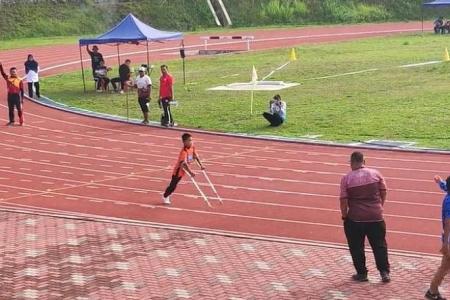 Malaysian boy with one leg finishes last in 100m race but wins the Internet