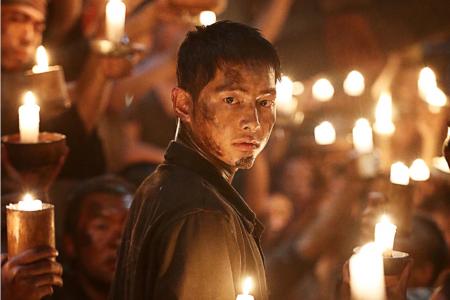 Song Joong-ki starred as an operative for the Korean independence movement who has been sent to Hashima on a covert mission.