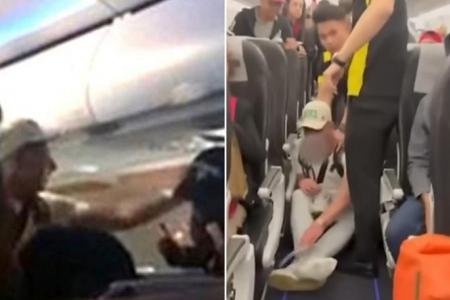 Australian man removed from Scoot flight for slapping man