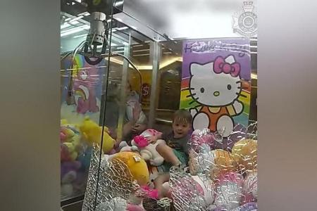 Toddler trapped in claw machine rescued by Australian police