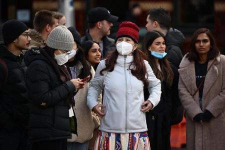 Australia battles fresh Omicron outbreak as Covid-19 deaths rise