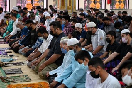 More slots for Hari Raya Puasa prayers, but mosque booking system will remain to manage crowd