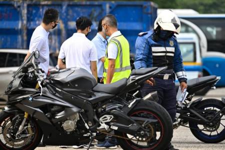 12 motorists caught and fined for failing to follow environmental and safety regulations