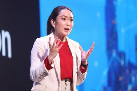 Thaksin's daughter takes centre stage at party assembly; outlines five-point plan for Thailand