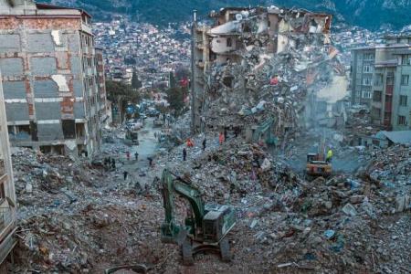 At least 3 dead after new earthquake hits Turkey-Syria border