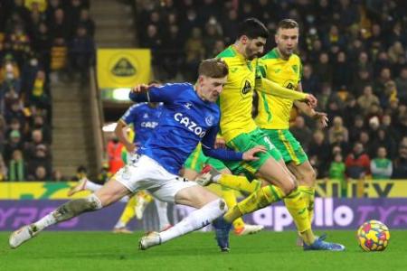Norwich off the bottom with win over Everton