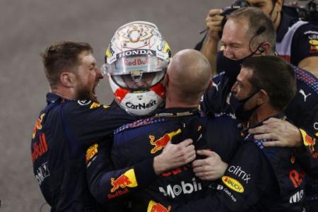 Verstappen wins Abu Dhabi GP on last lap; crowned world champion