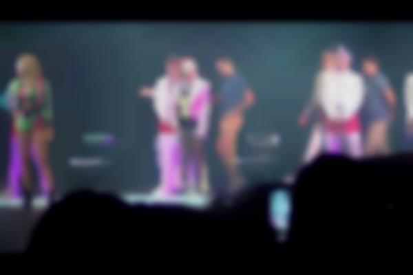 [HD] 140517 2ne1 - I Love You + Lap dance @ AON Manila MOA Arena