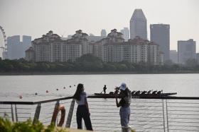 A view of Kallang Basin at 5pm on Oct 8. The 24-hour PSI reading for Tuesday is expected to be in the moderate range.