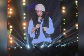 Singapore singer Mavis Hee allegedly spent only half an hour singing five songs, with her manager engaging with the audience for about one hour. 