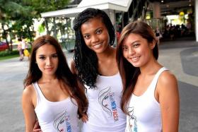 ALUMNI: (From left) New Face 2013 runner-up Jade Rasif, winner Noelle Woon and finalist Ferlin Leung.