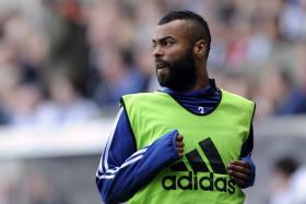 Former Chelsea and Arsenal defender Ashley Cole will be leaving the English Premier League to join Serie A side AS Roma. 