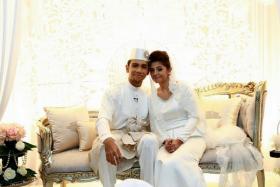 Taufik Batisah and his sweetheart Sheena AKbal got married on Saturday (April 4). 