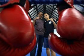 END THE DROUGHT: Mohammed Mukhlis Amat (left), who won a SEA Games boxing gold in 1985 after getting knocked out in the 1983 final, believes current boxers like Ridhwan Ahmad (right) can end Singapore&#039;s 30-year gold drought. 