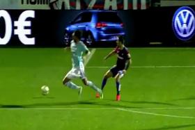 Joaquin Larrivey attempts to dive during Celta Vigo&#039;s La Liga match against Eibar.