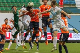 PROFLIGATE: Albirex Niigata's (in orange) solitary strike in their last two matches has been an own goal.
