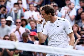Murray wins opening match in style
