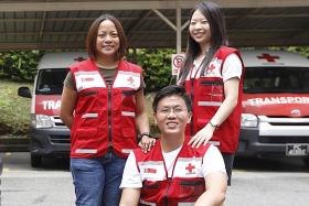 Red Cross volunteers take aid to Laotian flood victims
