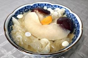 Beat heatiness with Chinese pear and snow fungus soup
