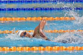 Ting Wen goes under 55sec in 100m free