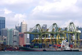 Singapore exports fall 8.9% in August
