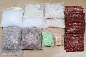 2 Singaporeans arrested, drugs worth $640,000 seized in Boon Lay