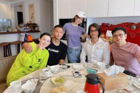 A gathering involving Vivian Hsu (third from left), Wang Leehom (second from right) and other friends at the actress&#039; place in September came under much scrutiny.