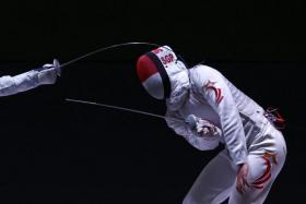 National fencer Jonathan Au Eong beat Filipino Nathaniel Perez 15-7 in the final to clinch the gold medal. 