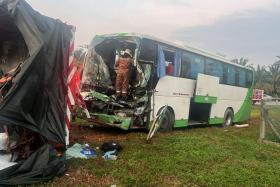 Coach travelling from KL to S'pore, lorry collide in Kulai