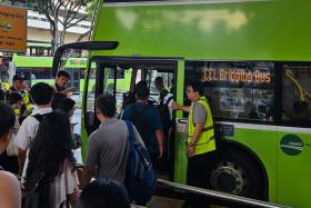 Free bridging bus services ferried commuters from Paya Lebar station to Buona Vista station. 