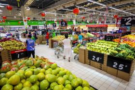 Giant supermarket now accepts CDC vouchers, along with Ang Mo Supermarket, NTUC FairPrice, Sheng Siong, Prime, Hao Mart and U Stars. 