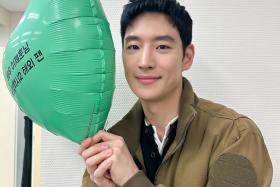 The 38-year-old star will perform songs and interact with fans at Lee Je-hoon Vacation Fan Meet.