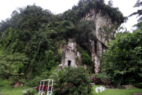 The exit from the Gua Tempurung cave was blocked following heavy rain. 