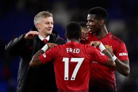 Image result for Gunnar Solskjaer with players