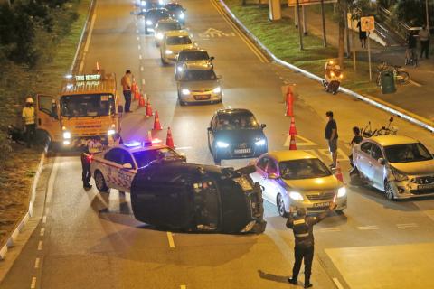 Pregnant Woman Among Two Taken To Hospital After Four Car Accident Latest Singapore News The New Paper